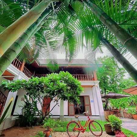 Wisdom Mystery Hotel Луангпхабанг Экстерьер фото
